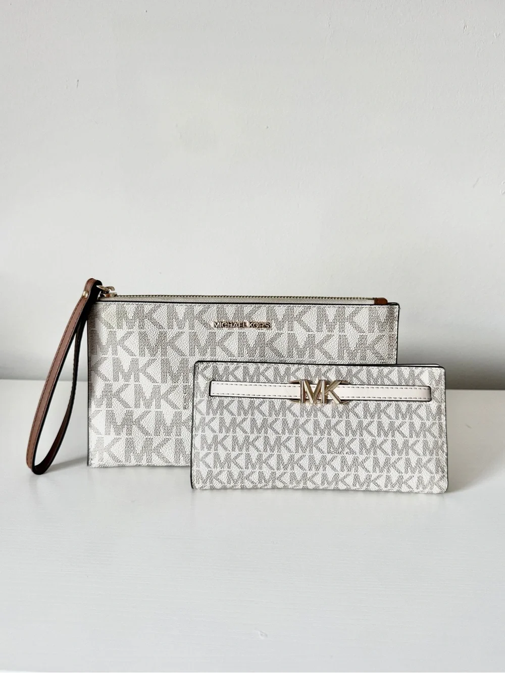 Michael Kors White Logo Wristlet & Card Case Set with Gold Hardware